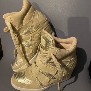 Bucco hidden heel sneakers